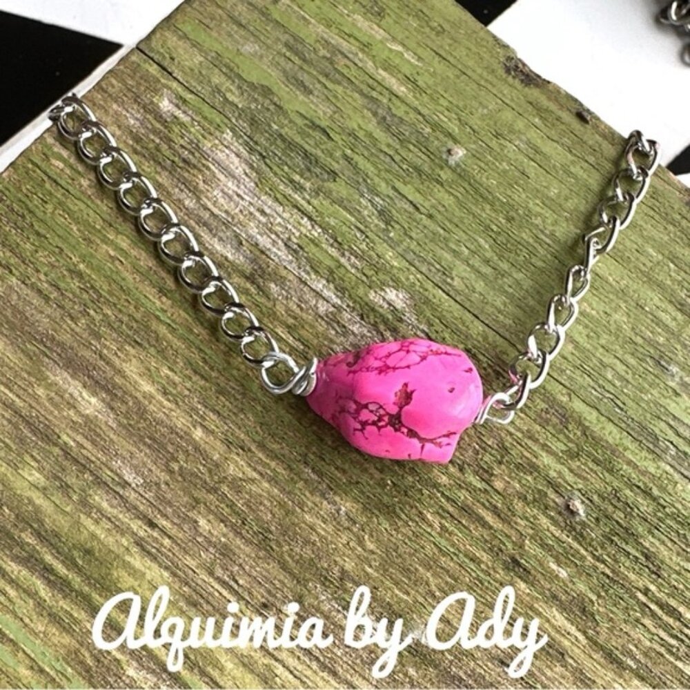 Hot pink and silver chunky necklace - Picture 2 of 2